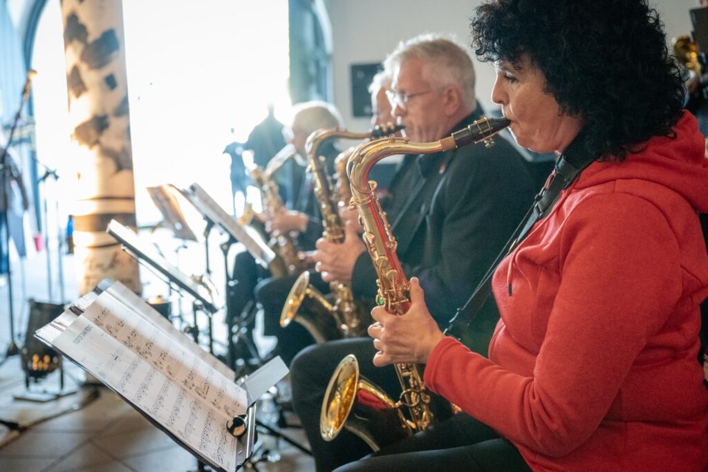 Der Saxophonsatz gibt alles!